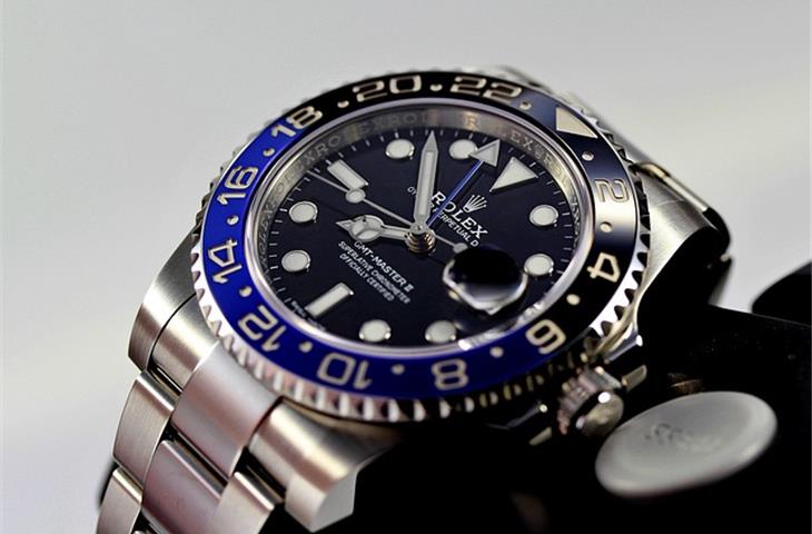 GMT Master II 16718YG: A Journey into Luxury Timekeeping