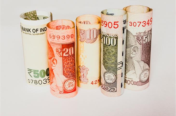 35000 rupees in dollars